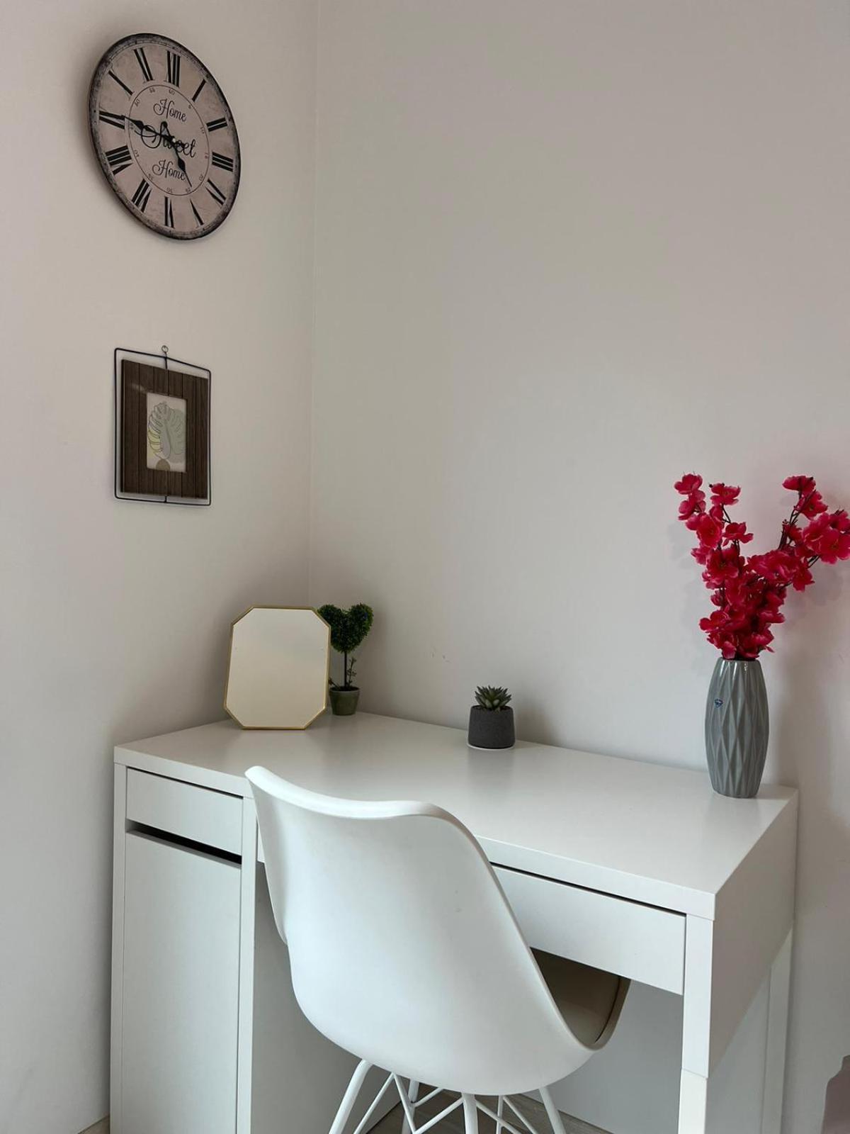 Paris Luxury Centre 2bdr W Work Desk And Wifi Near Nevsky Cathedral *