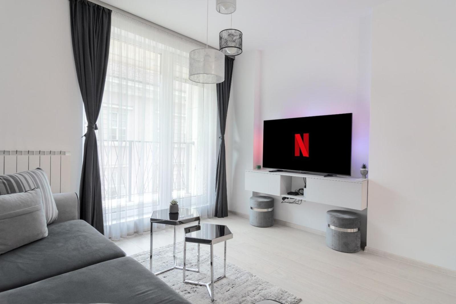 Appartamento Paris Luxury Centre 2bdr W Work Desk And Wifi Near Nevsky Cathedral