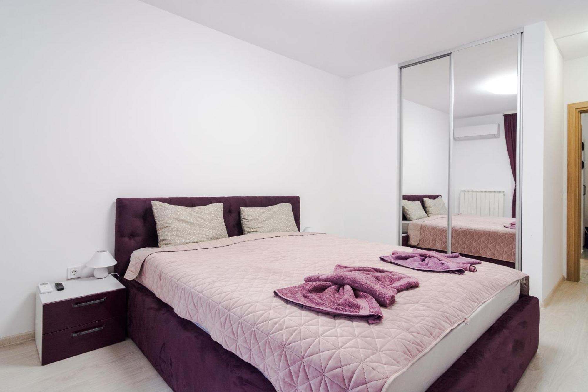 Appartamento Paris Luxury Centre 2bdr W Work Desk And Wifi Near Nevsky Cathedral